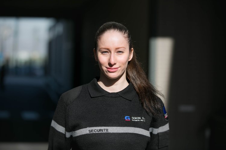 ads intervention femme portrait